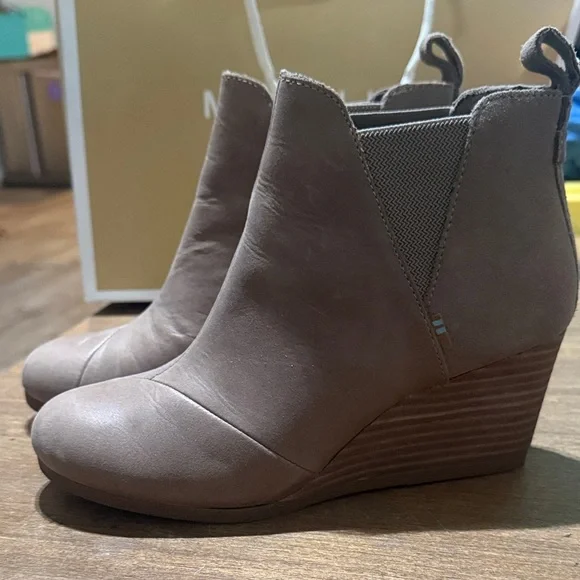 Toms Brown Wedge Ankle Boots - Picture 2 of 7